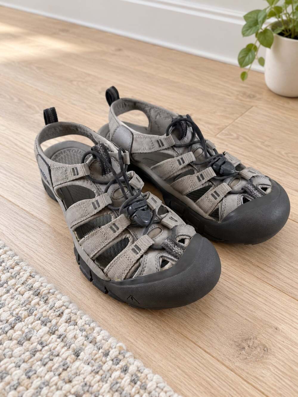 KEEN Newport H2 Water Sandals Grey Smoke Blue Hiking Women’s Size 8.5